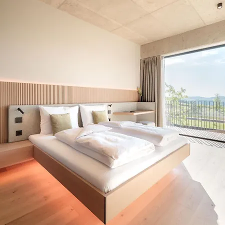 Hotel Loxone Campus *